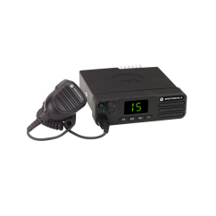 MOTOTRBO DM4400e, 136-174 MHz, 99 kanálů, 25 W, IP54
